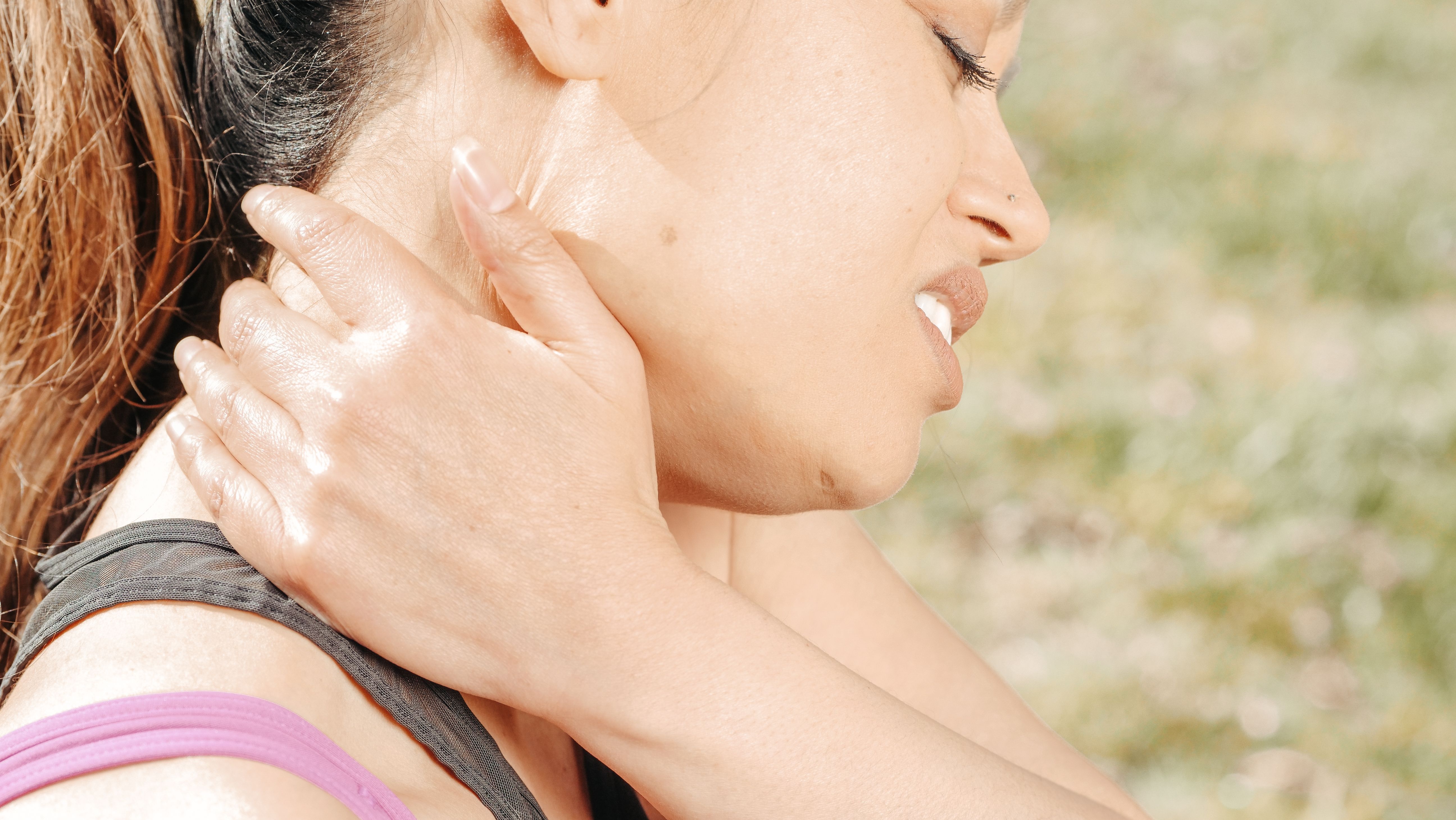 Best Sleeping Position for Neck Pain: Improve Comfort & Spinal Alignment